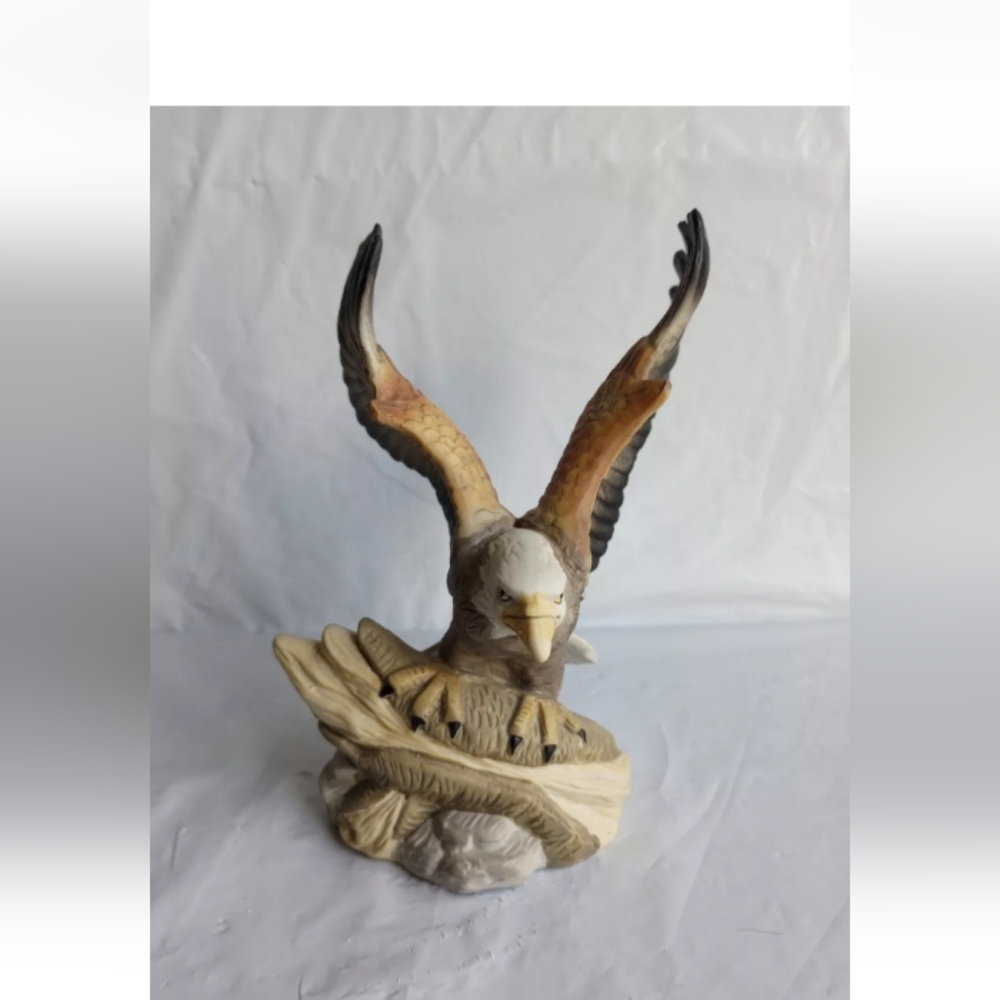 Beautiful Ceramic 6 1/2" Bald Eagle Statue with Impressive Wingspan